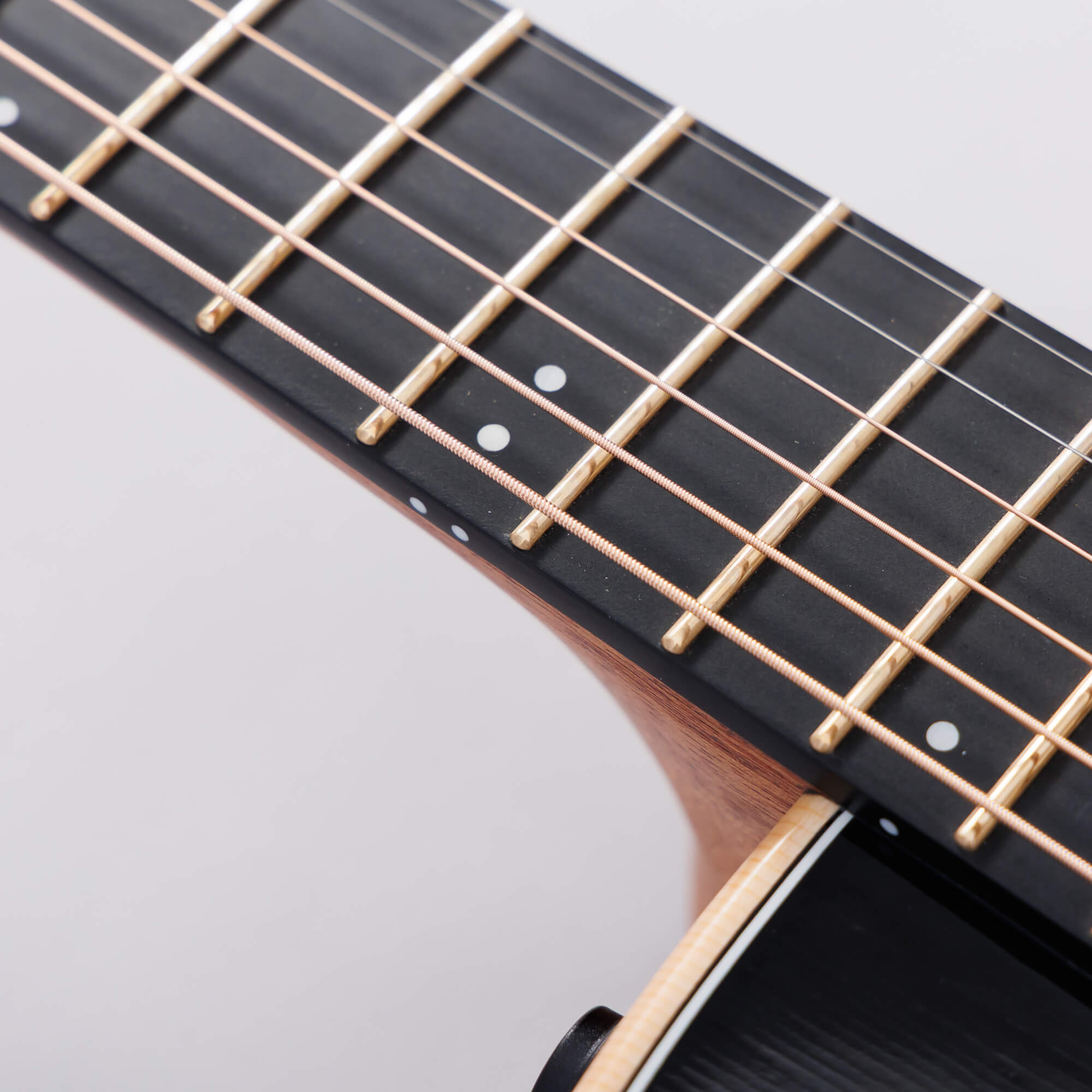 抗酸化処理を施した、ラウンドエッジ・フレット