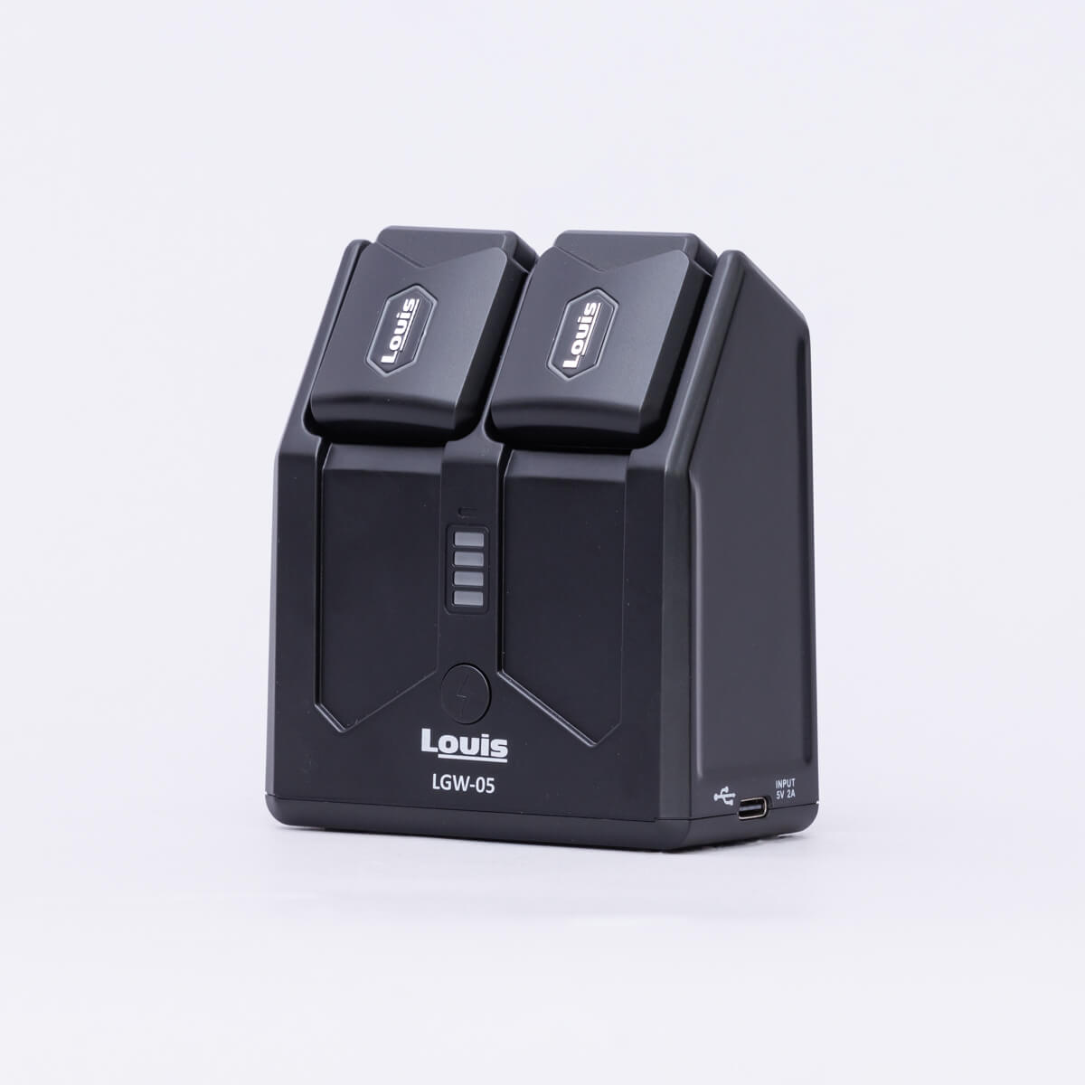 トランスミッター、レシーバーを収納可能な充電ステーション