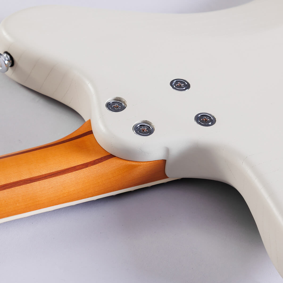 滑らかなネックジョイント