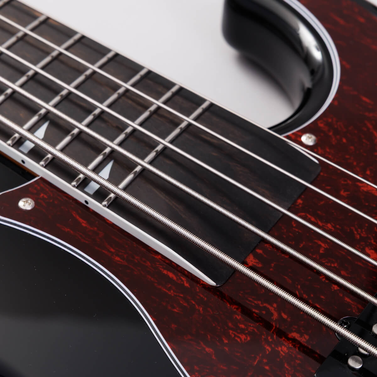 指板エンドのスロープ形状