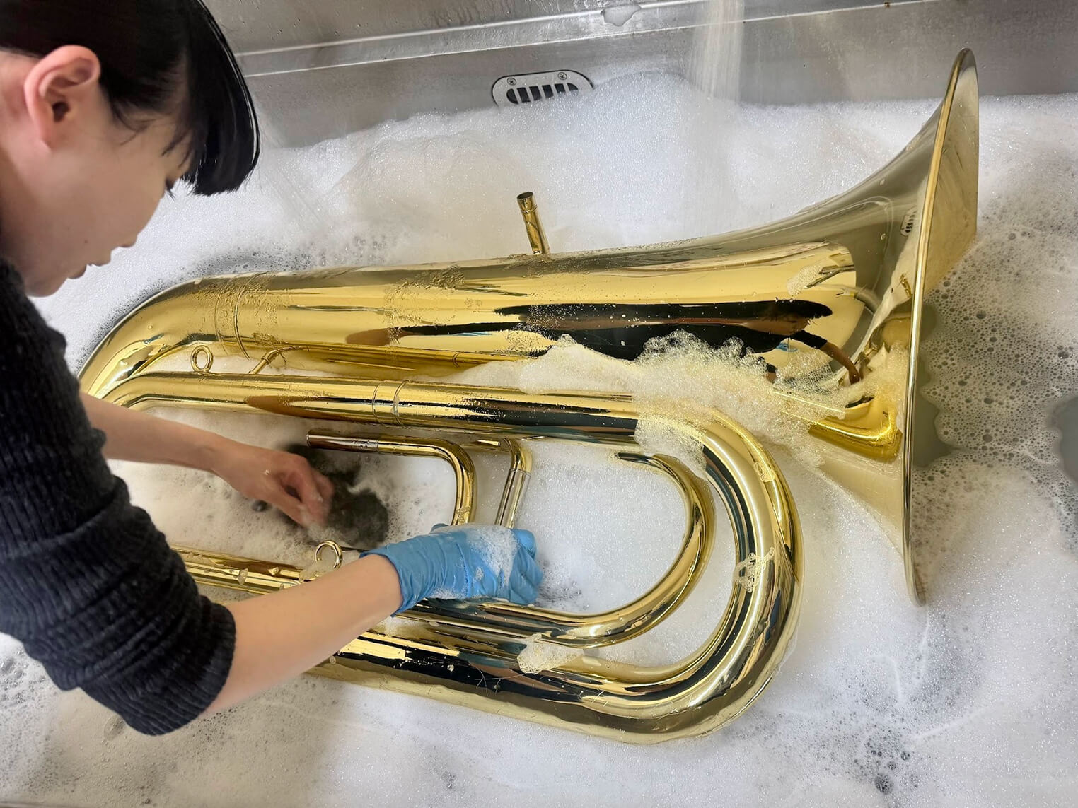 Tubaを洗浄する様子